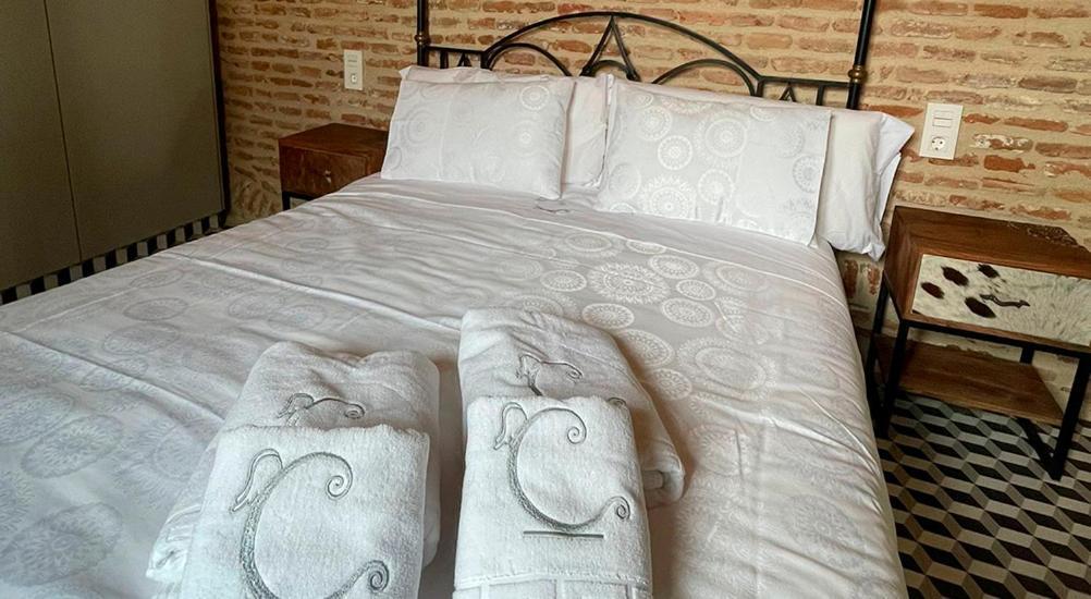 Hotel Rural La Casa De Carlota Montanchez Bagian luar foto