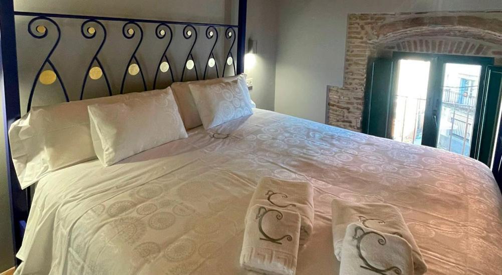 Hotel Rural La Casa De Carlota Montanchez Bagian luar foto